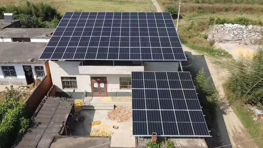 如何計算襄陽家庭光伏發(fā)電系統(tǒng)的發(fā)電量和儲能容量？